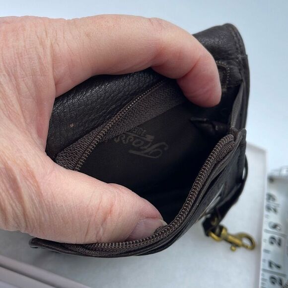 Vintage Fossil brown leather bi fold wallet. - Picture 5 of 8